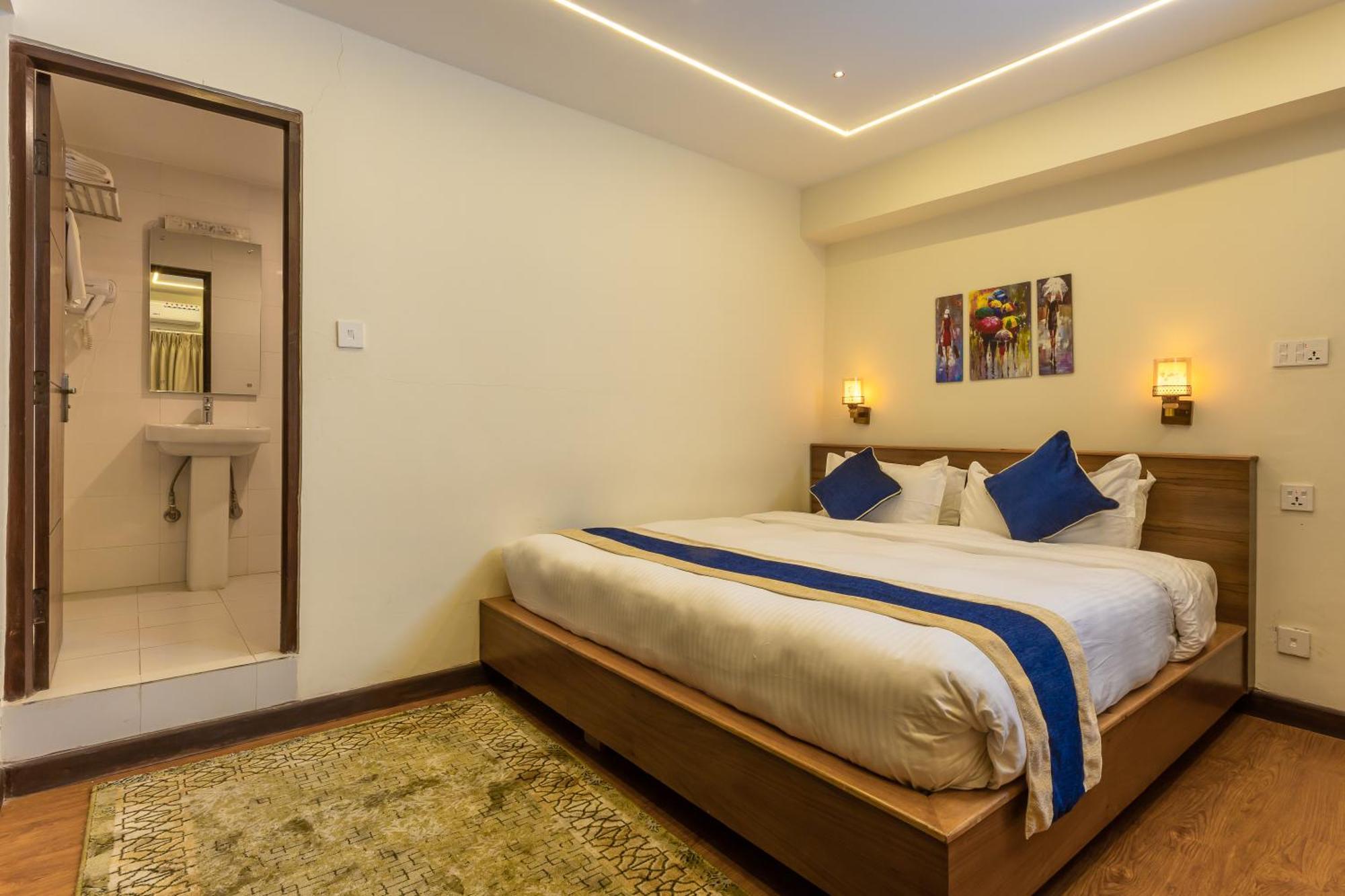 Kathmandu Business Hotel Exterior photo