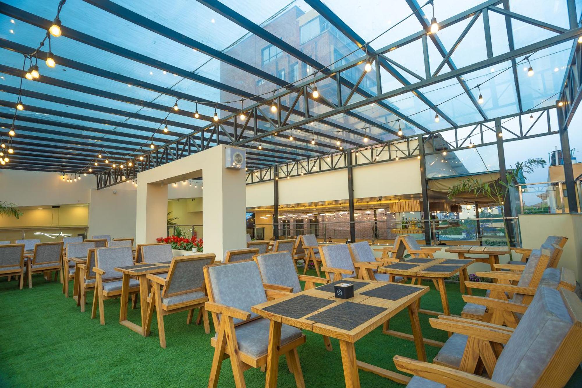 Kathmandu Business Hotel Exterior photo