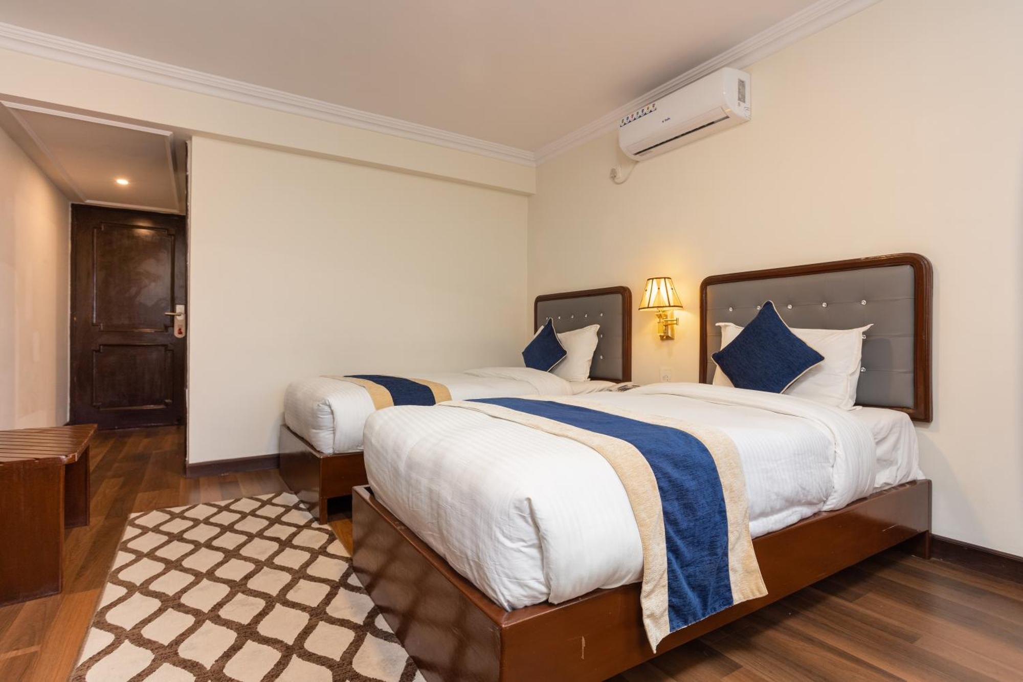 Kathmandu Business Hotel Exterior photo