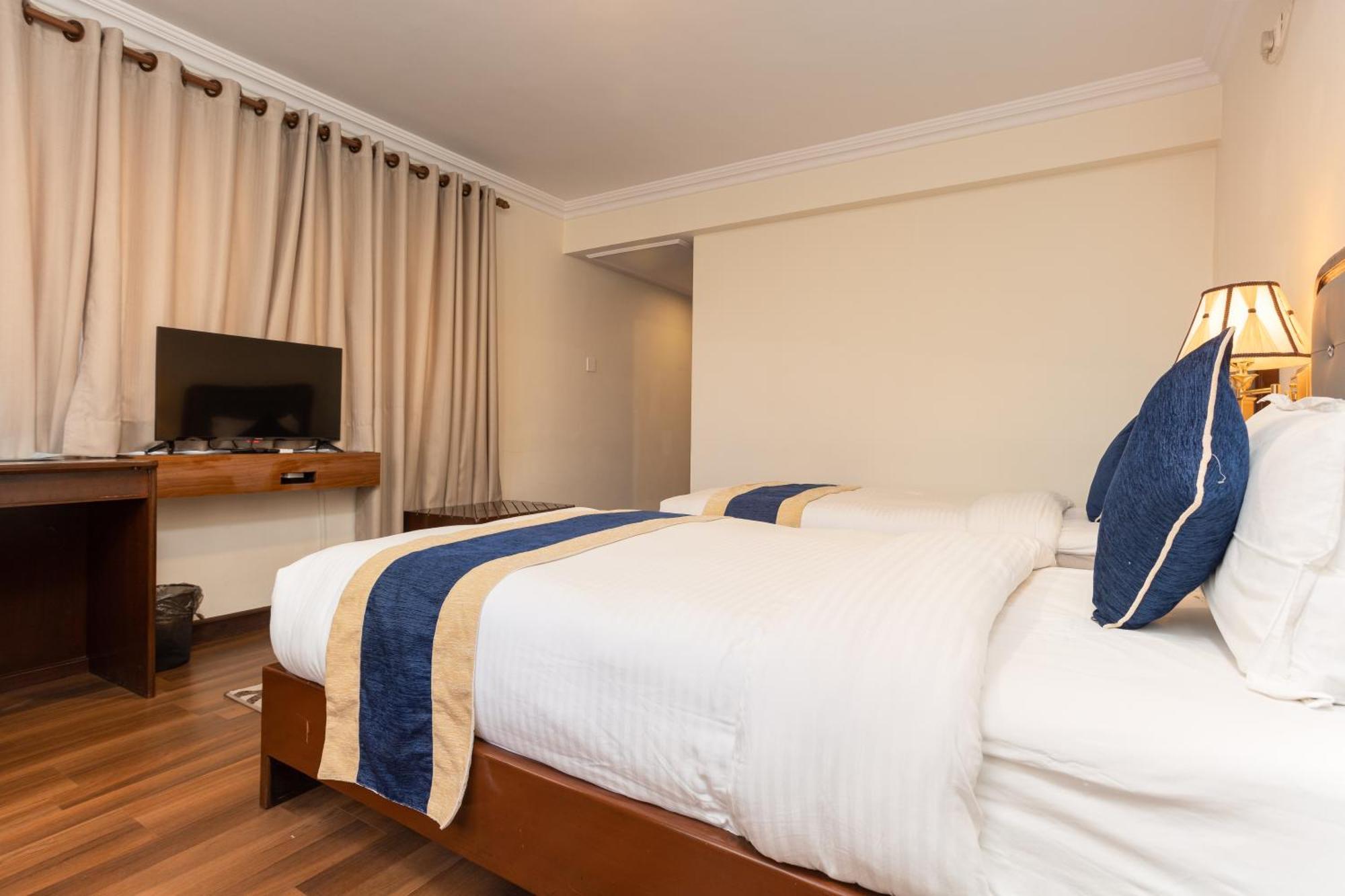 Kathmandu Business Hotel Exterior photo